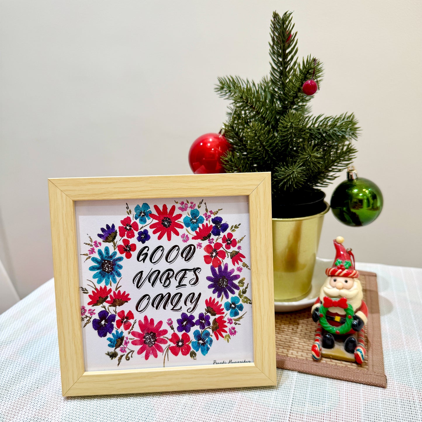 Artistic mini frame
